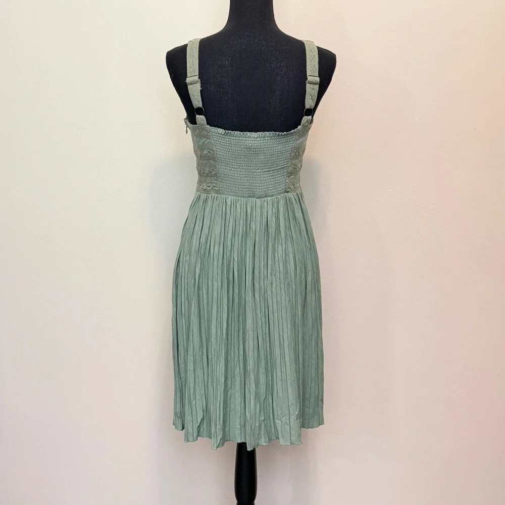 Matilda Jane Joanna Gaines Sage Green Lace Crinkle‎ Pleated Mini Dress Womens S